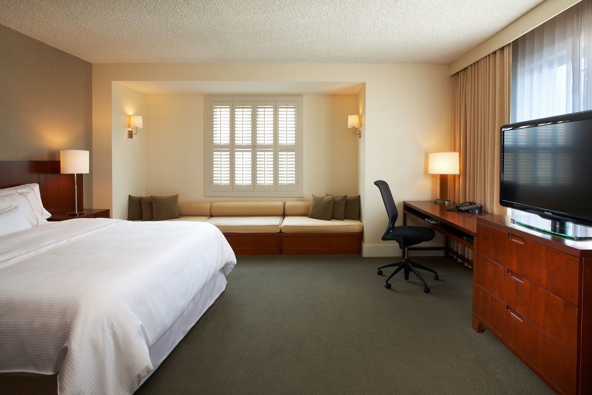 The Westin Pasadena Hotel Exterior photo